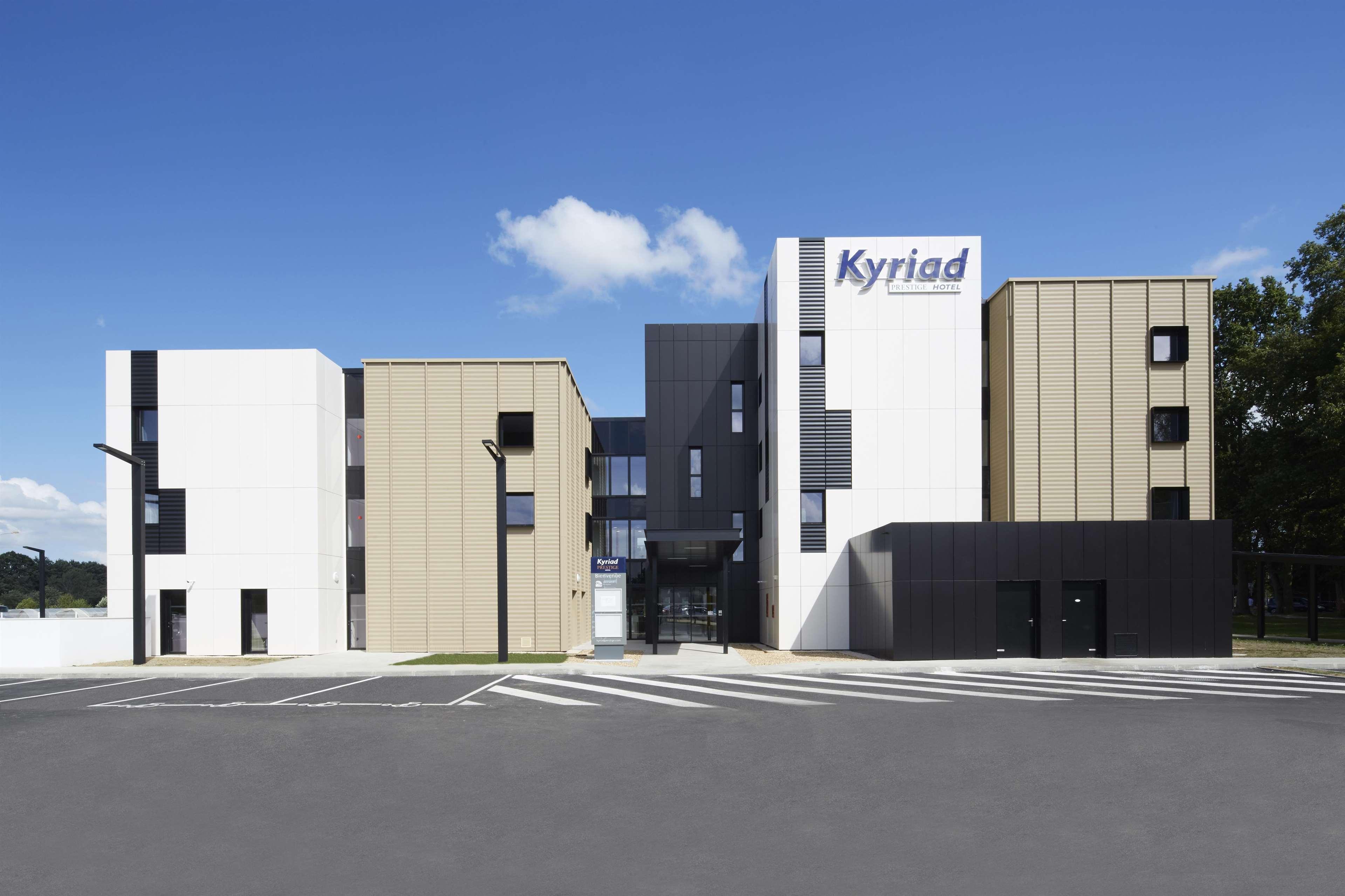 Kyriad Prestige Pau – Palais des Sports Exterior foto