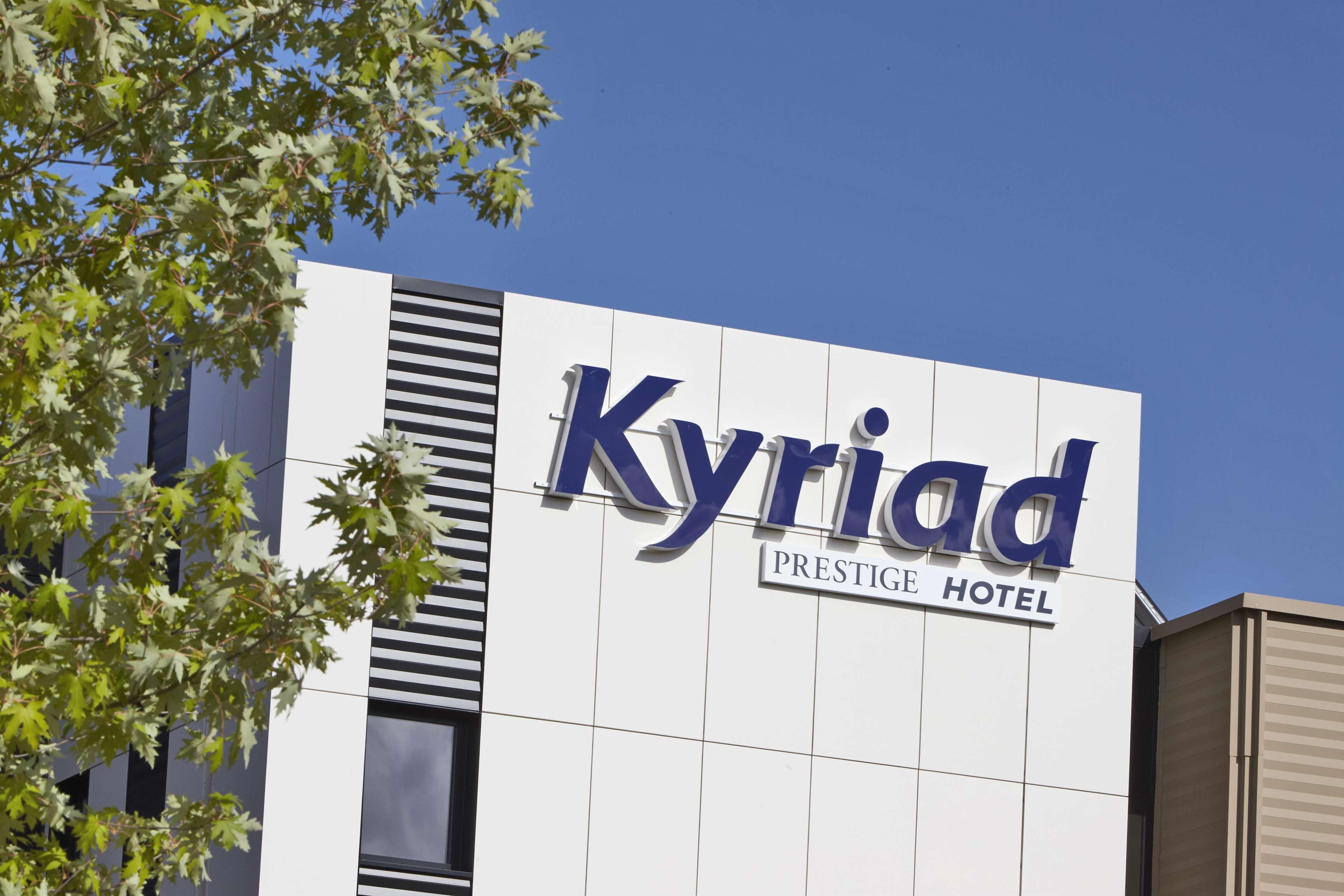 Kyriad Prestige Pau – Palais des Sports Exterior foto