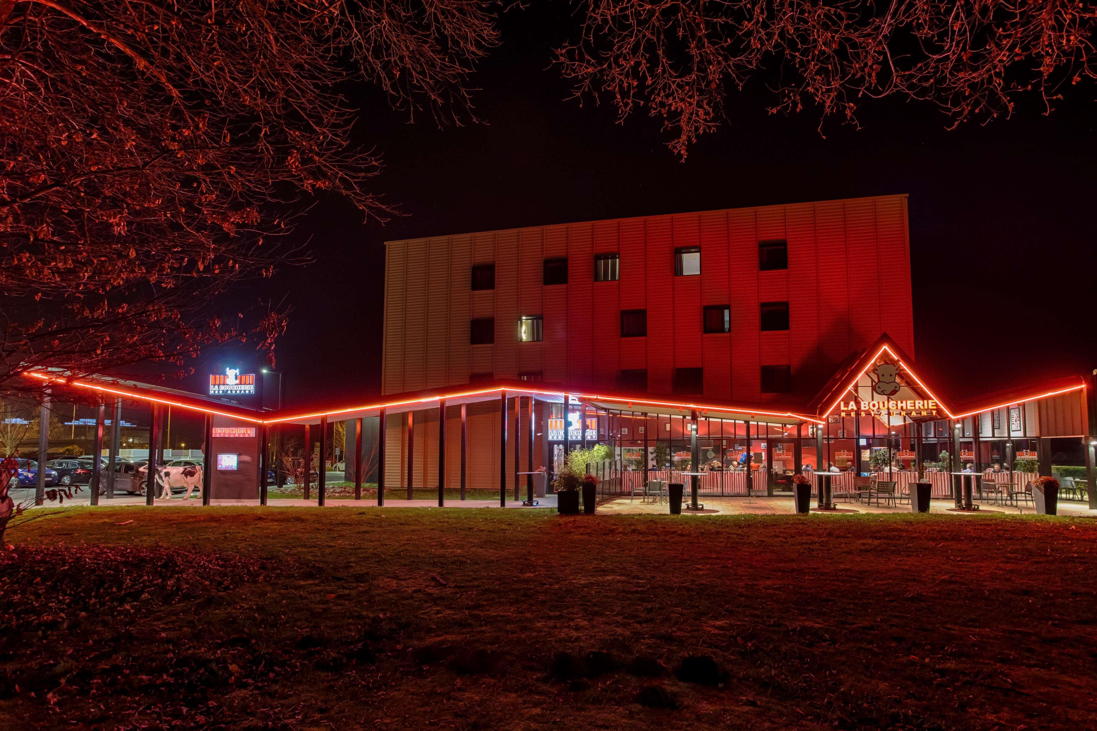 Kyriad Prestige Pau – Palais des Sports Exterior foto