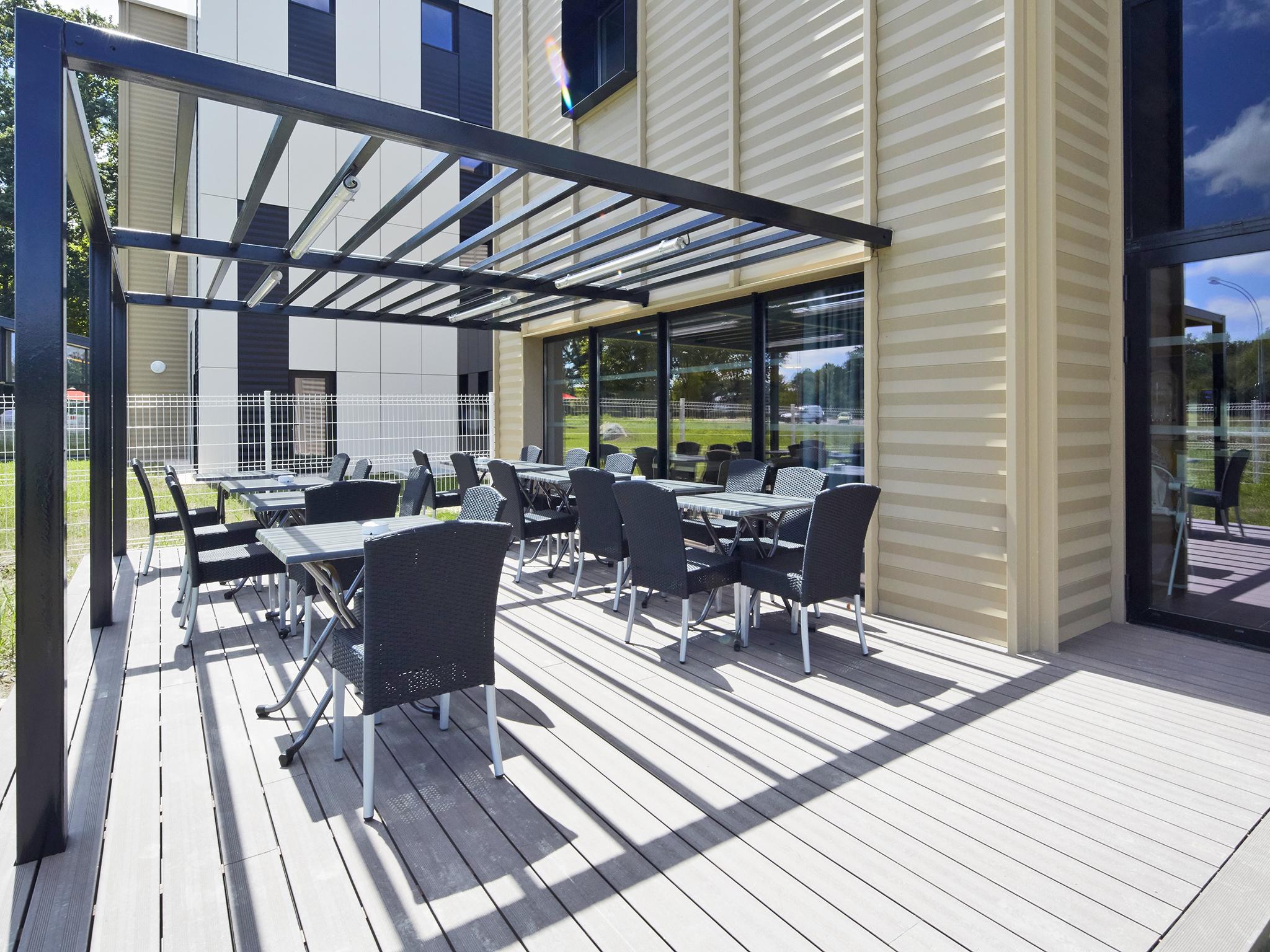 Kyriad Prestige Pau – Palais des Sports Exterior foto