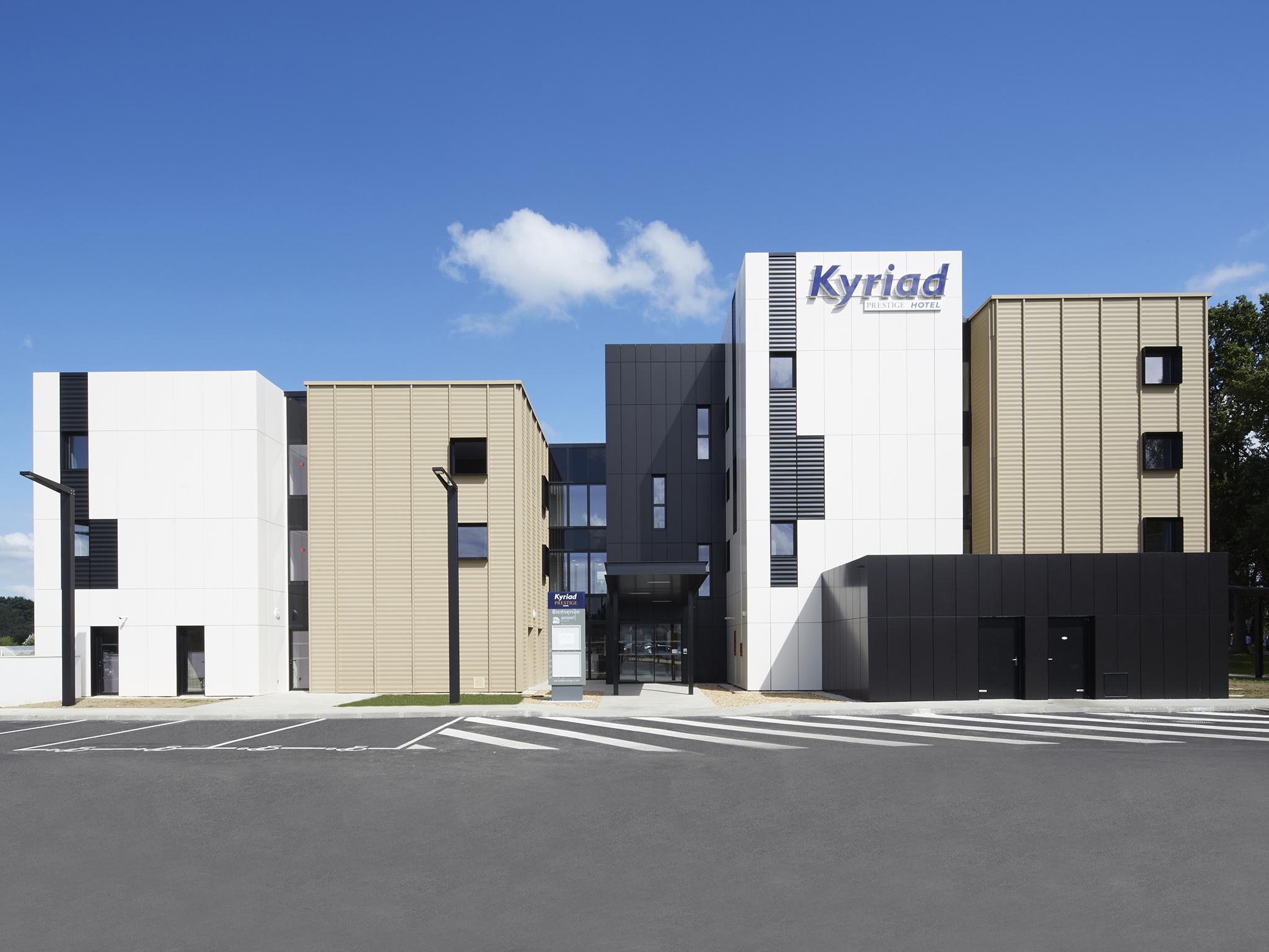 Kyriad Prestige Pau – Palais des Sports Exterior foto