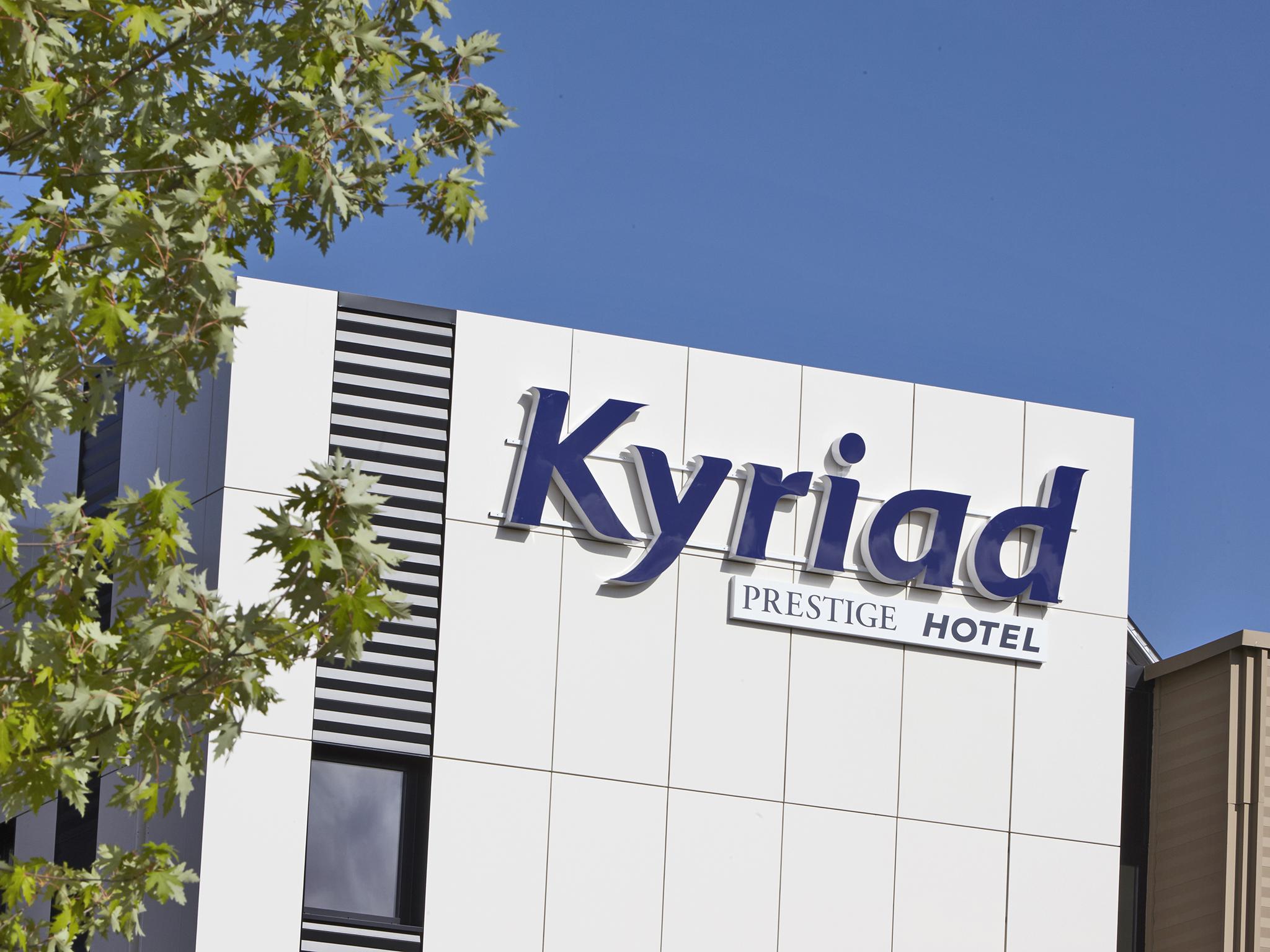 Kyriad Prestige Pau – Palais des Sports Exterior foto