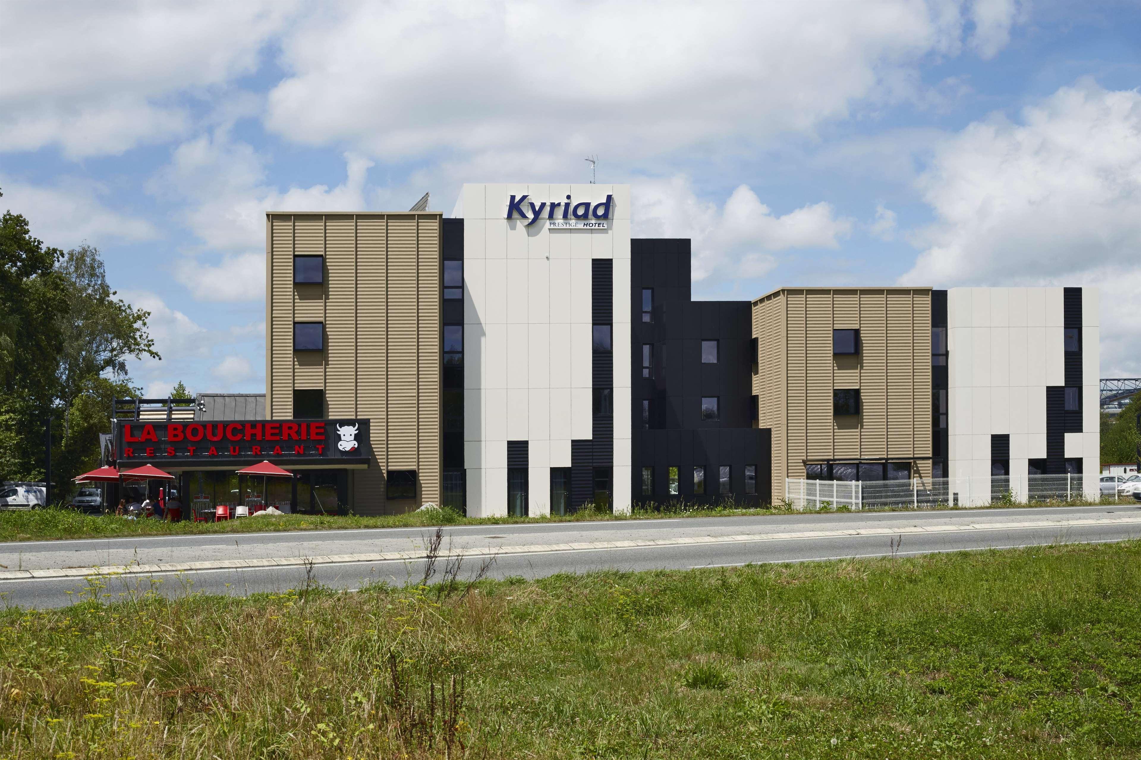 Kyriad Prestige Pau – Palais des Sports Exterior foto