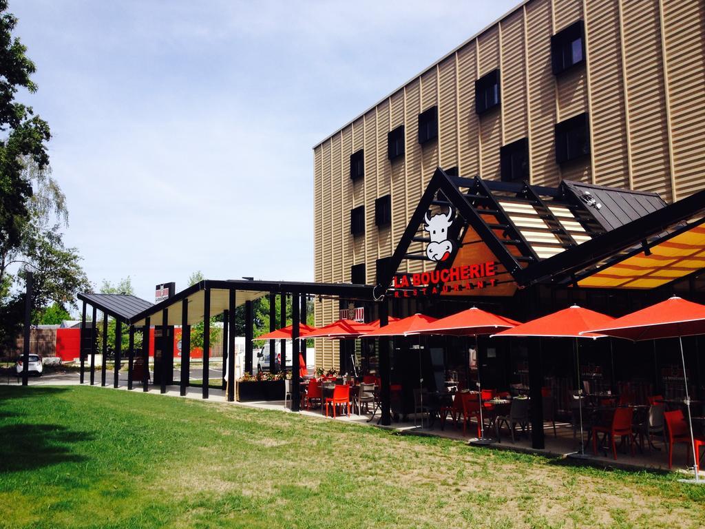 Kyriad Prestige Pau – Palais des Sports Exterior foto